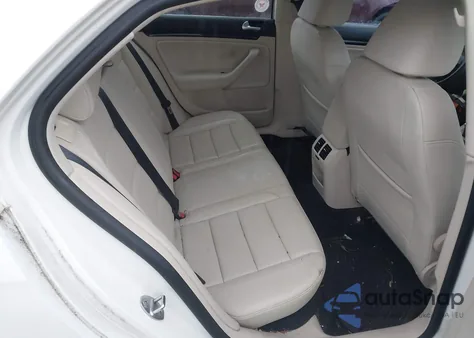 2010 Volkswagen Jetta Limited Edition/Se/Sel from USA, damaged, VIN 3VWRZ7AJ0AM064225